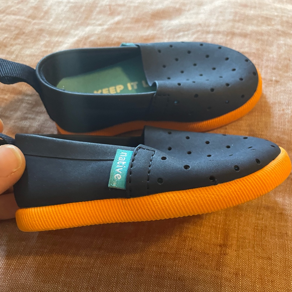 Kids Natives Venice slip on- NWOB, size 4